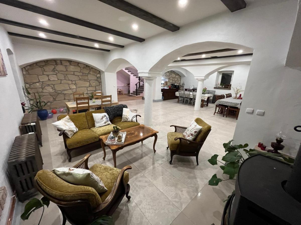 Lawendowa Stajnia Bed & Breakfast Lwowek Slaski Bagian luar foto